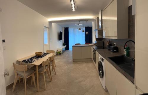 Snaresbrook Apartment | Aya's Snaresbrook Apartment