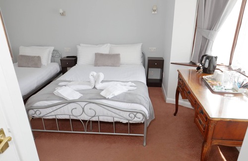 Cambridge House | Aylesbray Lodge