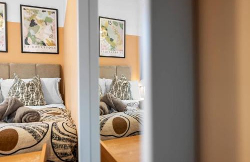 Portsmouth House | Aylesbury House 3 En-suite Bedrooms Parking Pets
