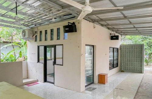 Singaraja Hotel | Ayna Syariah Mitra RedDoorz Indramayu