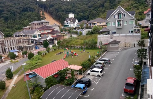 Tanah Rata Apartment | Azai Homestay dRoyal Lily - Musslem only