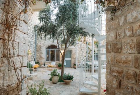 Artists Colony House | Azamra Inn Tzfat