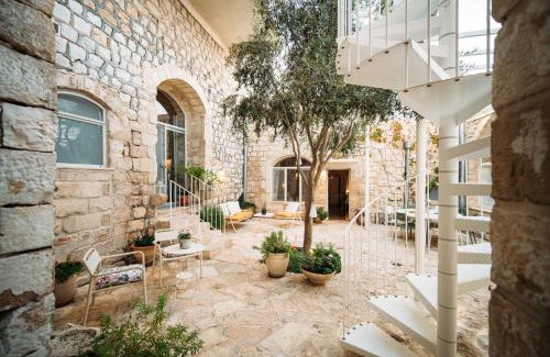 Artists Colony House | Azamra Inn Tzfat