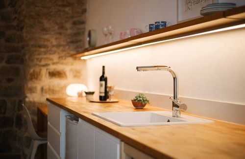 Artists Colony Apartment | Azamra Inn Tzfat