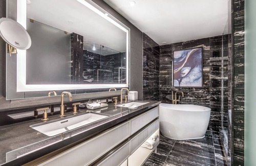 Central Hotel | AZUR Legacy Collection Hotel