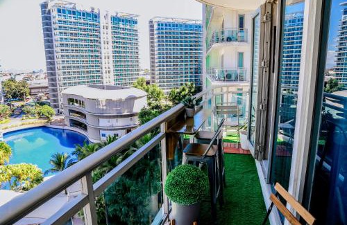 Don Bosco Hotel | Azure Urban Resort Staycation by Solace Peak 2 bedrooms