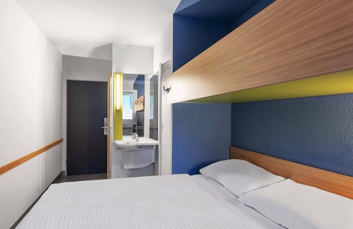 Benrath Hotel | B&B HOTEL Düsseldorf-Hilden