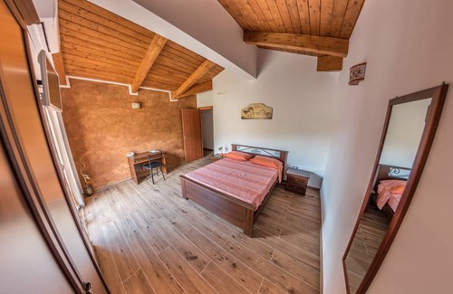 Roccadaspide Cabin | B&b La Mortella With Pool