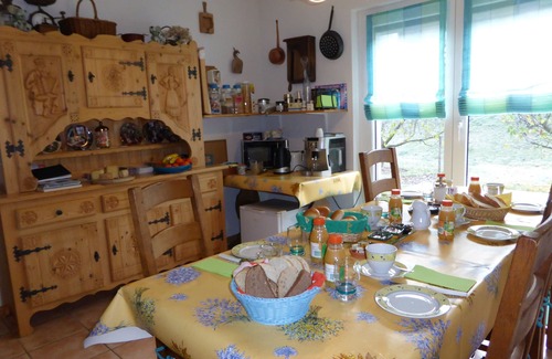 Bruson Bed & Breakfast | B&B Les Acacias