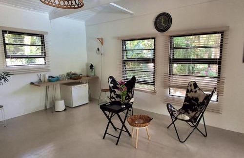 Monzi SH Bed & Breakfast | B&B Sawubona