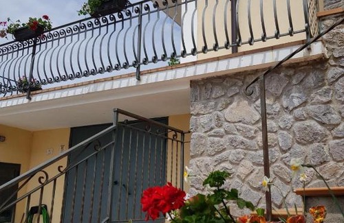 San Lazzaro Bed & Breakfast | B&B Villa Reginella