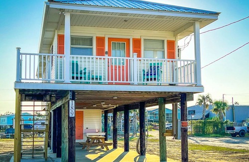 Grand Isle House | B & G Crab Shack Perfect a Small Group