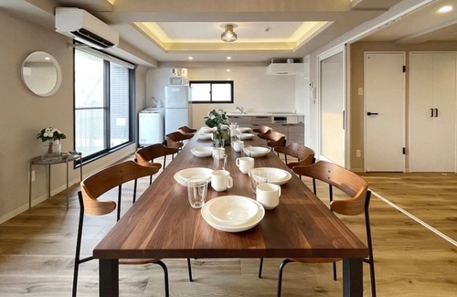 Hiroshima City Centre Apartment | b hotel Spacious 2 level apartment 4BR for 16 PPL