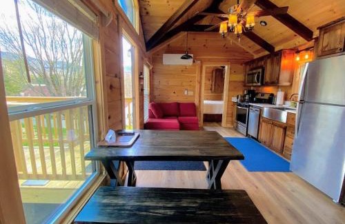 Twin Mountain Villa | B1 NEW Awesome Tiny Home with AC Mountain Views Minutes to Skiing Hiking Attractions