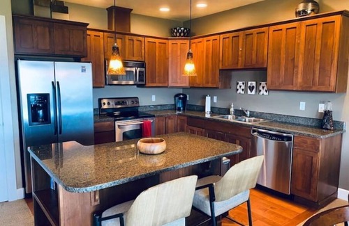 Quincy House | B16- 3 Golf Greens/River View Sunserra