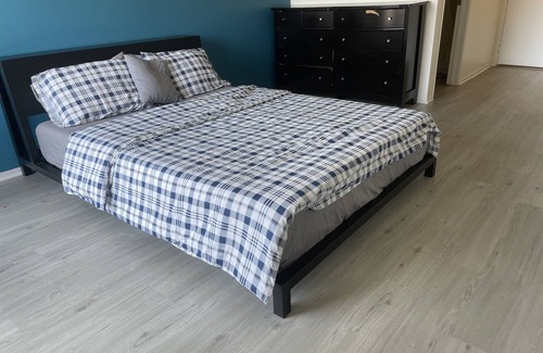 Pico - Robertson Hotel | (B25) Lovely Queen Studio in Prime Location