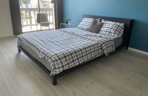 Pico - Robertson Hotel | (B25) Lovely Queen Studio in Prime Location
