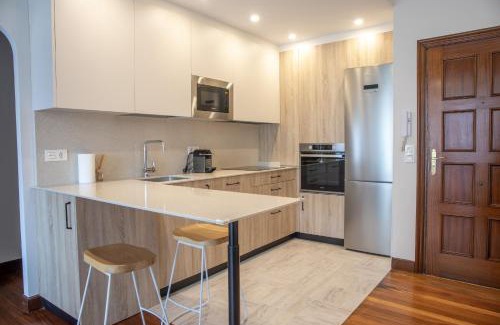 Zarautz Apartment | Bañeru 1 Vivienda en el centro de Zarautz a 1 min de la playa by Egona