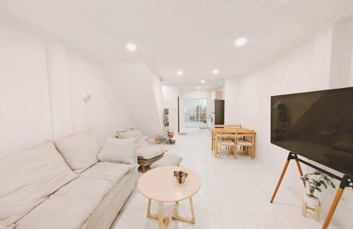 Saen Suk House | Baan-B BangSaen