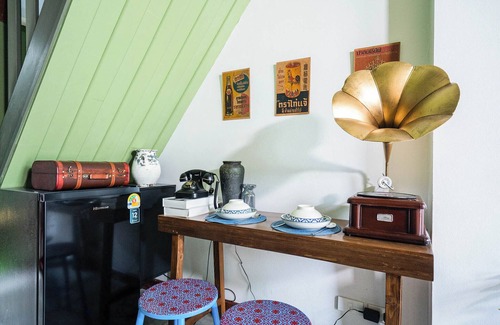 Pom Prap House | Baan Lek Tee 6 - Chinatown near Yaowarat and MRT