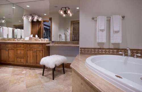 Avon Hotel | Bachelor Gulch Ritz-carlton 1 Bedroom Mountain Residence With Ski in, Ski out Access, Hot Tub, and Full Service Spa