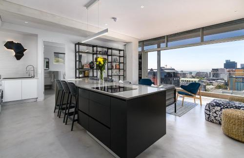 Cape Town City Centre Apartment | Backup-Powered Luxury City View Retreat