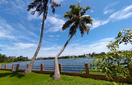 Vyttila Villa | Backwater facing villa in Vytilla, Kochi
