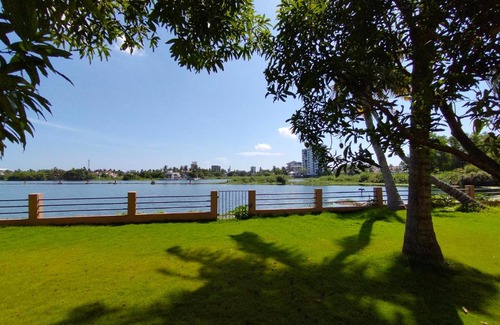 Vyttila Villa | Backwater facing villa in Vytilla, Kochi