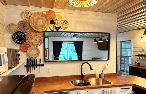 Parrish House | Backyard Bungalow, lake view, foodie friendly kitchen, and peaceful atmosphere.
