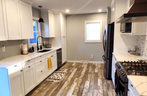 Valparaiso House | Backyard Park Access & Walking Distance Downtown Valpo