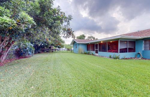 Bradenton House | Bahama Blue Retreat