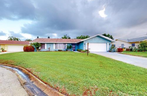Bradenton House | Bahama Blue Retreat