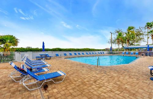 Ruskin Hotel | Bahia Waterview Suite Pool Tennis Beach Fishing