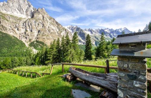Courmayeur Ski Chalet | Baita Le Mazot