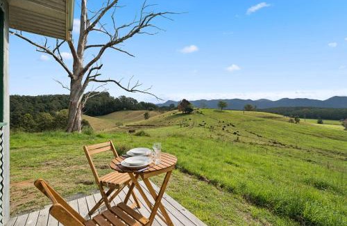 Valery House | Bakers Hut - Off Grid Farm Stay