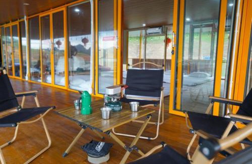 Tan Lac Hotel | Bakhan Floating House