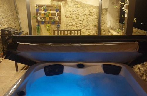 Alcoleja House | "Balcón de Aitana" : rural house with large terrace, jacuzzi and mountain views.