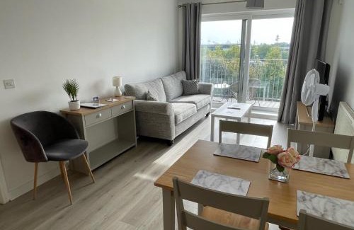 Clayton Apartment | Balcony Apartment - Views Of Etihad Stadium - Near CoOp Live Arena - Free Parking