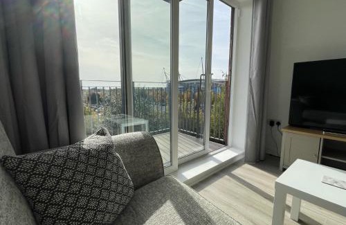 Clayton Apartment | Balcony Apartment - Views Of Etihad Stadium - Near CoOp Live Arena - Free Parking