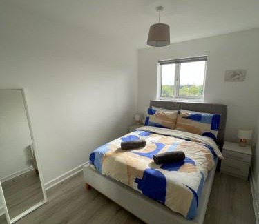 Clayton Apartment | Balcony Apartment - Views Of Etihad Stadium - Near CoOp Live Arena - Free Parking