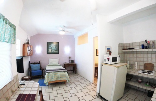 Colonia Adolfo Lopez Mateos Bed & Breakfast | Baldwin's Guest House Cozumel