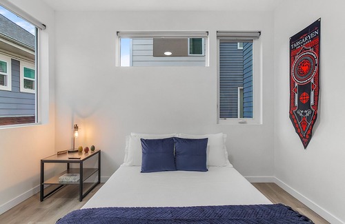 Capitol Hill House | Balerion's Shadowed Suite