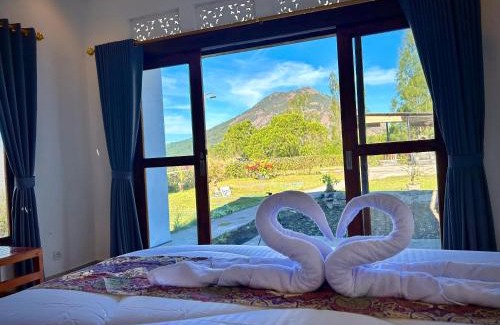 Songan House | Bali Cottages Lake View