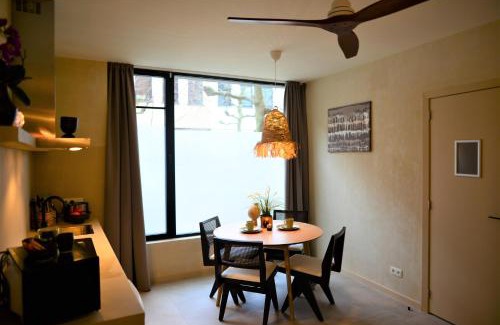 South Antwerp Apartment | Balinese Cityflat AC
