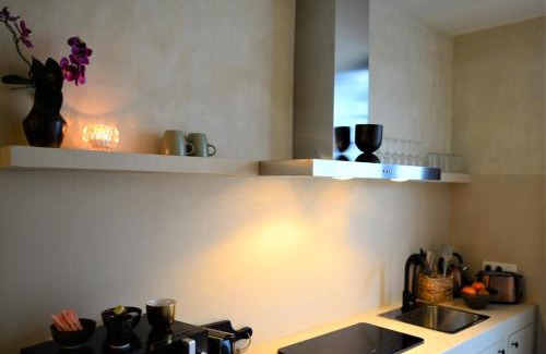 South Antwerp Apartment | Balinese Cityflat AC