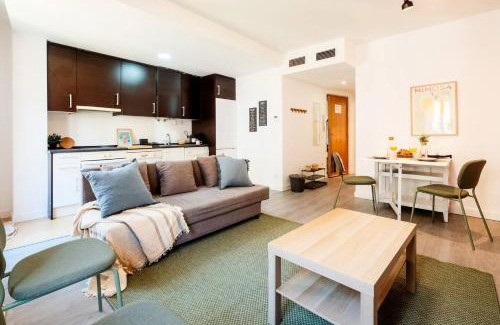 San Pablo Apartment | Balloon House Casco Antiguo WiFi 4 Pax Nespresso