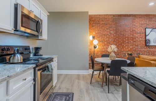 Downtown Baltimore Apartment | Baltimore's Home Away From Home 2 Bedroom Apts by Redawning