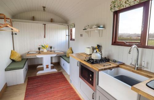 Garthmyl House | Balwen Shepherd's Hut