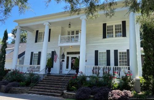 Tuscaloosa Hotel | Bama Bed and Breakfast - Sweet Home Alabama Suite