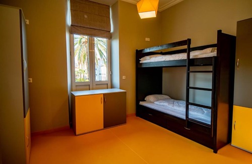Cannes City Centre Hostel | BANANA'S CAMP